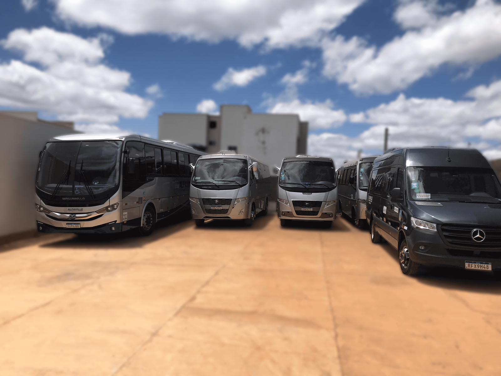Garagem central da Alfaville com capacidade para 15 ônibus