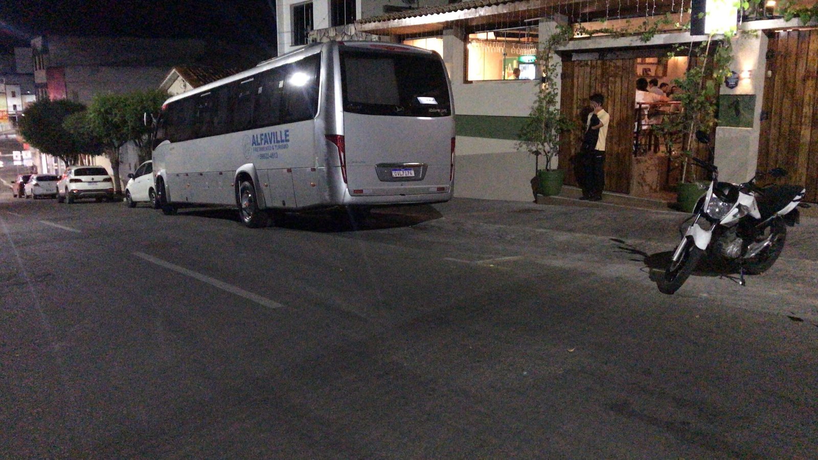 Ônibus executivo adaptado para eventos empresariais