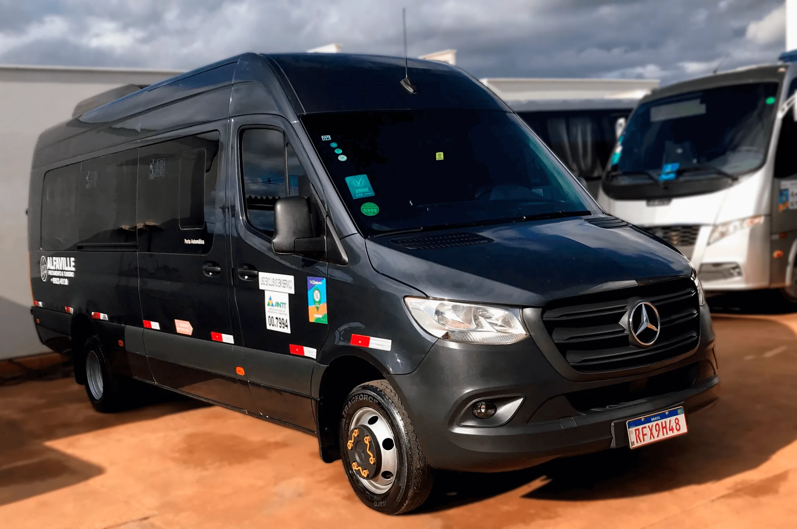 Van corporativa 21 lugares Alfaville