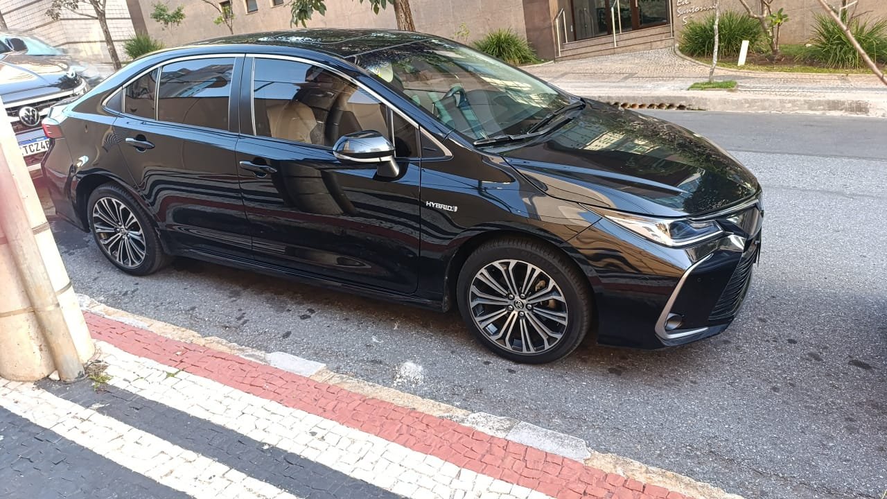 Carro executivo da Alfaville Turismo em atendimento em Belo Horizonte